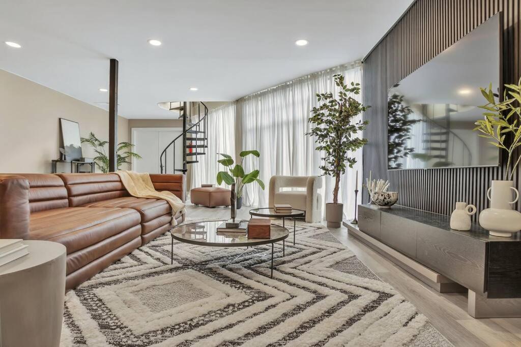 Stunning 2 Story Villa With Pool Fort Lauderdale Exteriör bild