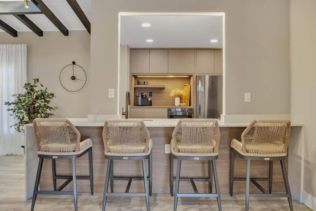 Stunning 2 Story Villa With Pool Fort Lauderdale Exteriör bild