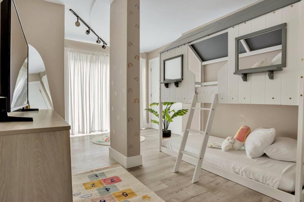 Stunning 2 Story Villa With Pool Fort Lauderdale Exteriör bild