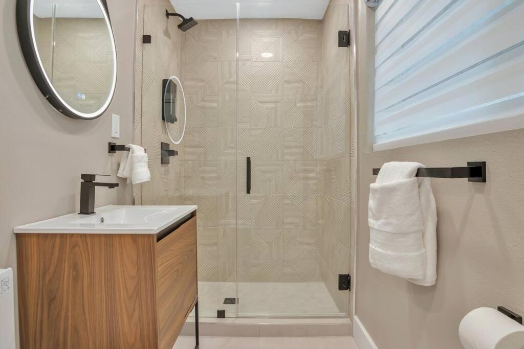 Stunning 2 Story Villa With Pool Fort Lauderdale Exteriör bild