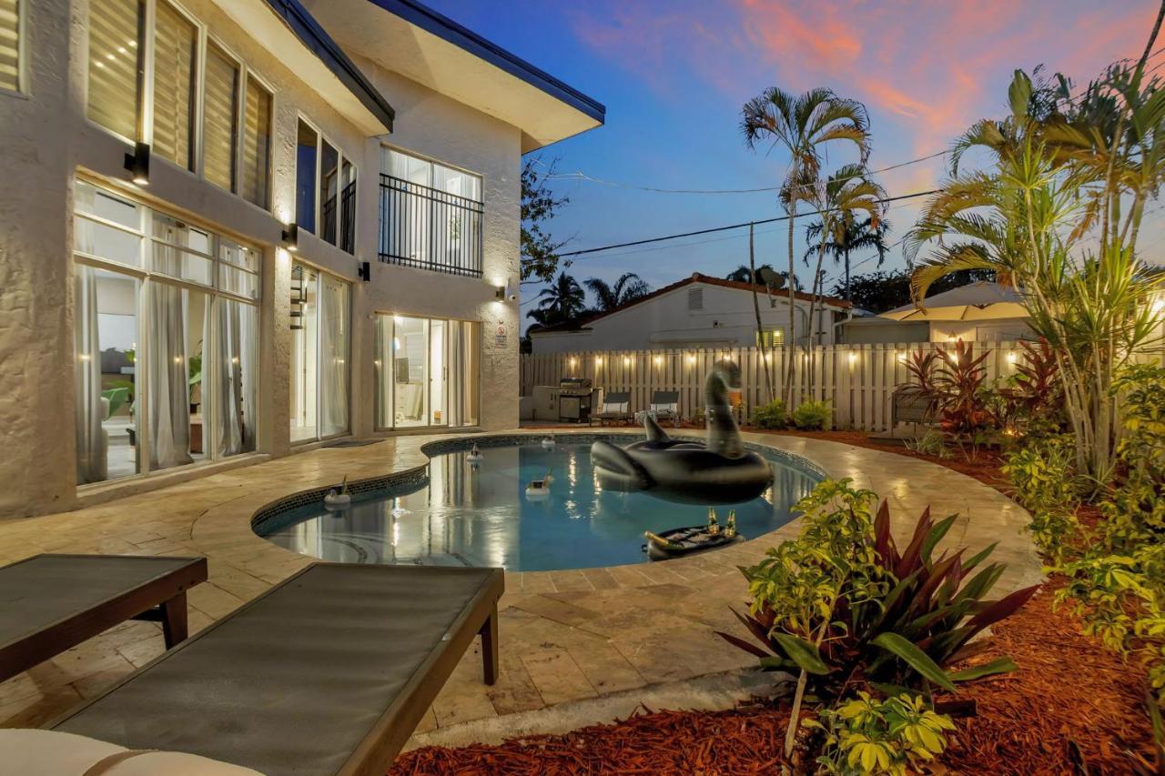 Stunning 2 Story Villa With Pool Fort Lauderdale Exteriör bild