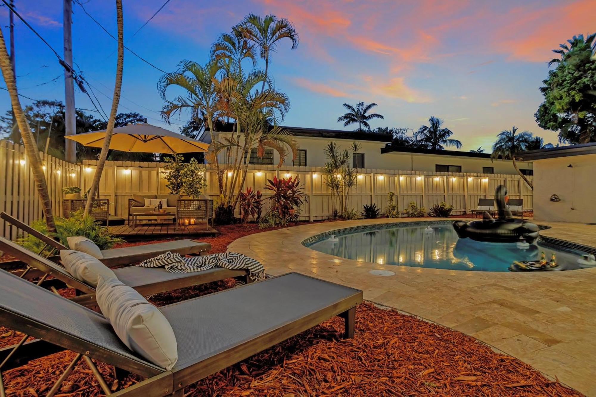 Stunning 2 Story Villa With Pool Fort Lauderdale Exteriör bild