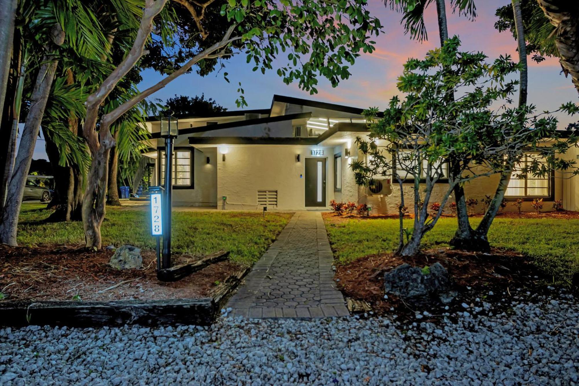 Stunning 2 Story Villa With Pool Fort Lauderdale Exteriör bild
